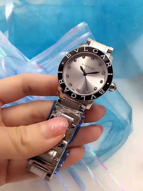 ブルガリ時計正面デザイン